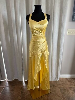 Yellow Prom/Formal Dress With Low Back Size 6